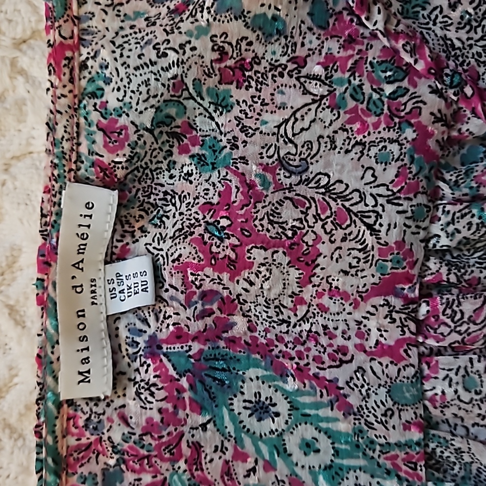 Women's size small blouse - Picture 2 of 7